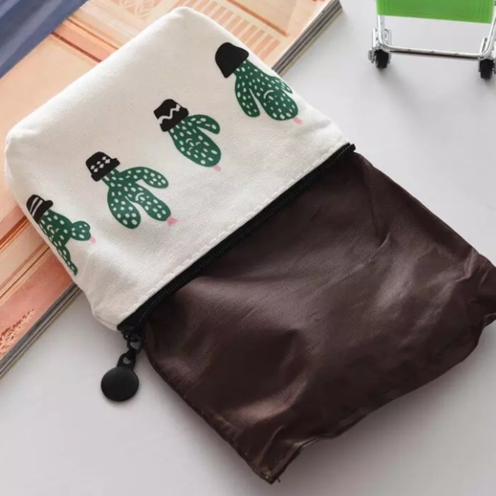 RESTOCKED New deal!3 Super Cute Cactus Coin Purse! - Picture 5 of 5